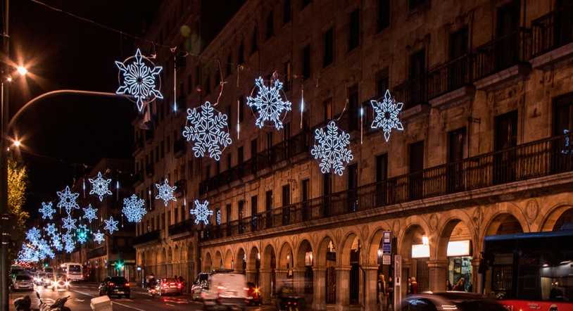 La iluminación navideña comienza esta tarde en cerca de 80 calles y plazas de Salamanca