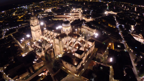 Vista aérea de Salamanca de noche