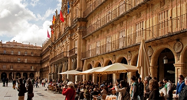 Salamanca se promociona sobre ruedas como Ciudad del Español