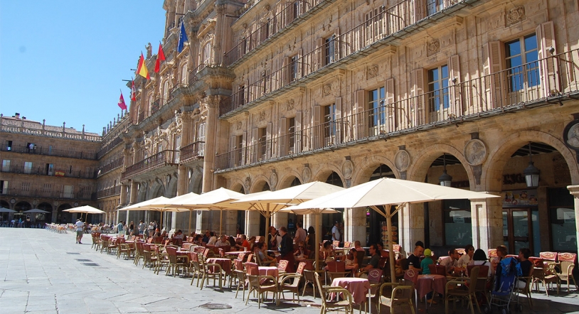 Los restaurantes de Salamanca, sin cubiertos ni elementos punzantes en las terrazas 