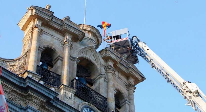 Hoy los bomberos municipales colocarán La Mariseca en la espadaña del Ayuntamiento
