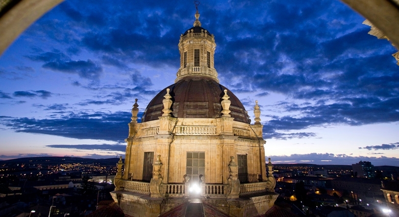 Continúan las visitas nocturnas a las torres de la Catedral y Clerecía