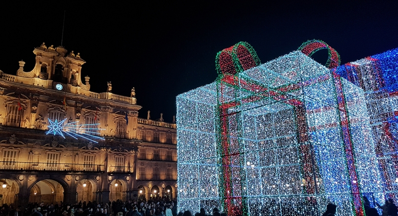 Salamanca enciende hoy sus luces de Navidad desde la Plaza del Oeste