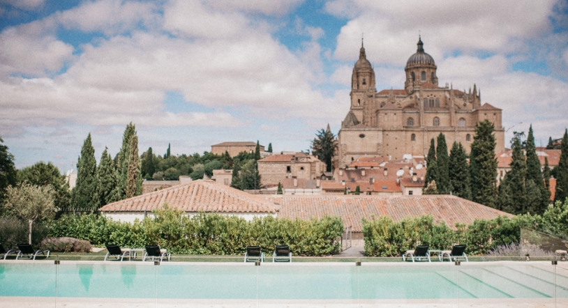 'La huerta de San Esteban' llega para convertirse en la terraza más deseada de Salamanca este verano