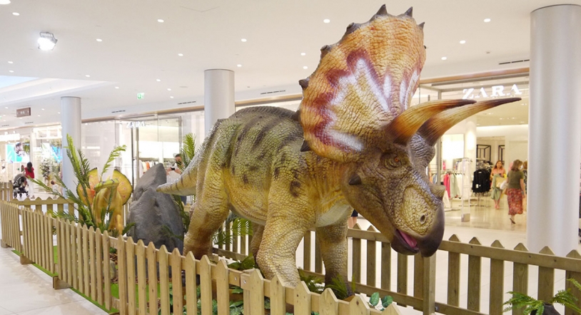 Exposición 'Dinosauria' en el Centro Comercial El Tormes