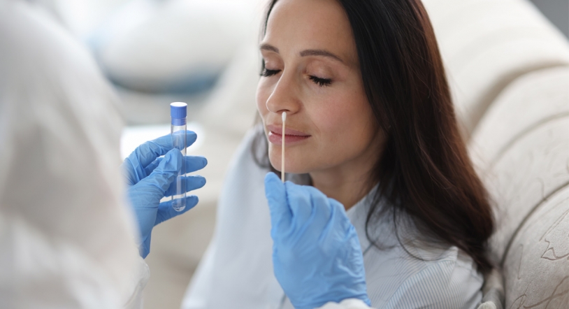 Test para diferenciar el COVID-19 y la gripe ya en la farmacia, ¿cómo funcionan?