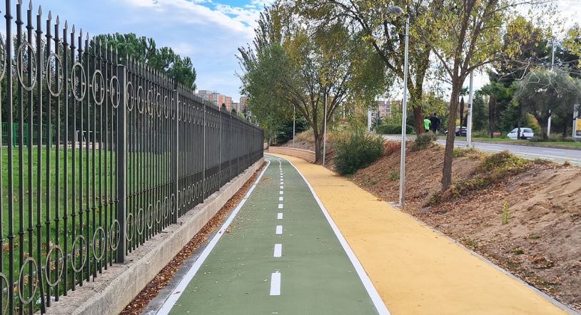 Nuevo tramo de carril bici en el Puente de Felipe VI