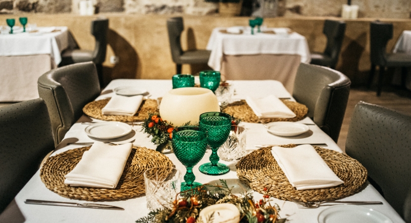 Menús de Navidad para grupos en el Hospes Palacio de San Esteban
