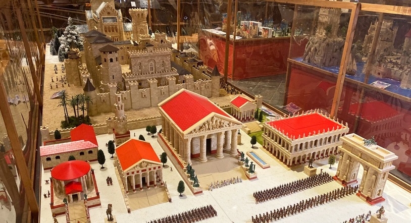 La Catedral Nueva, San Juan de Barbalos, palacios y castillos en la nueva muestra de Exin Castillos y West