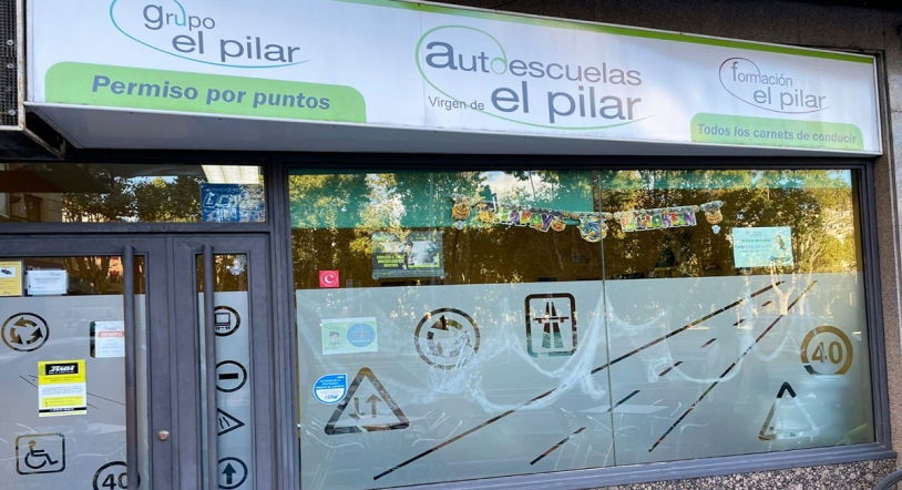 Campaña navideña de Autoescuelas El Pilar: solidaridad y sostenibilidad para despedir el 2023