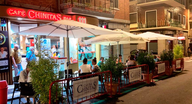 Vuelven las terrazas a los aparcamientos en las calles de Salamanca