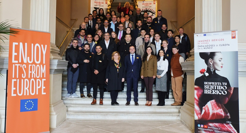 Chefs internacionales con Estrella Michelin viajan a España para conocer la elaboración del Jamón Ibérico