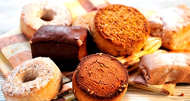 ¿Qué hacer con los dulces navideños que ruedan por la despensa?