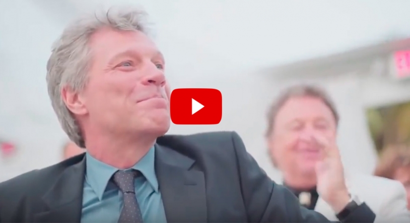 El apuro de Bon Jovi en una boda cuando le hacen cantar Livin' on a Prayer