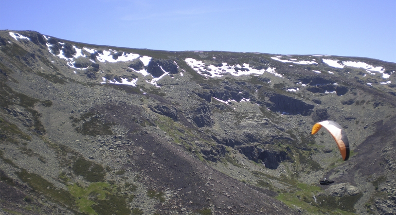 ​​Candelario, sede de la competición de parapente ´300  km desde el SiXtema Central´​  