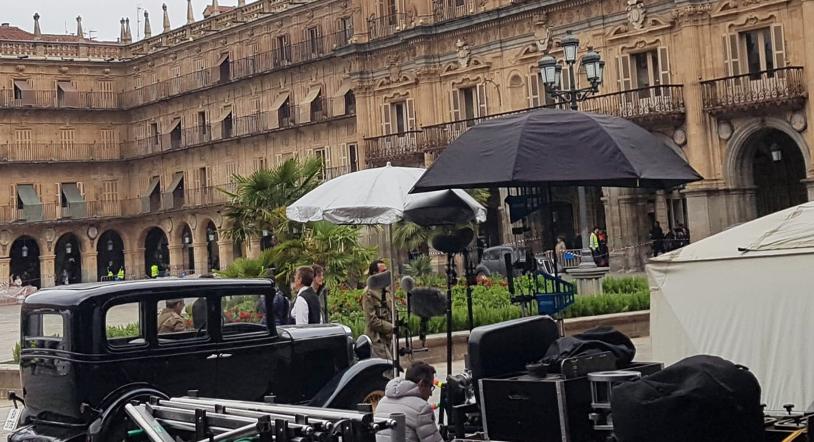 La Plaza Mayor de Salamanca acoge el rodaje de la película <i>"Mientras dure la guerra"</i>