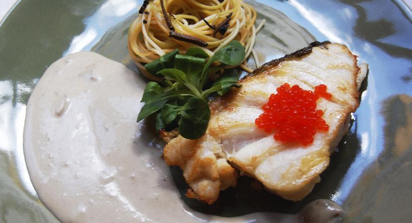 Platos con setas de temporada en el restaurante Mencía