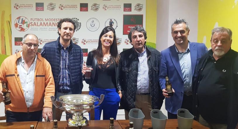 Helmántica de Bebidas patrocina a la Asociación de Fútbol Modesto