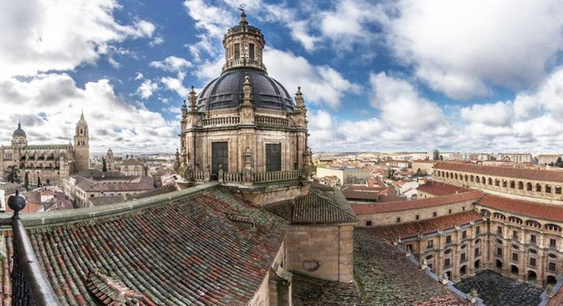 Comienzan las visitas nocturnas a las torres de la Clerecía Scala Coeli