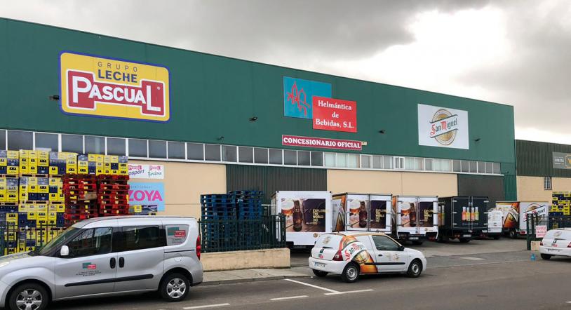 Helmántica de Bebidas S.L. confirma su apoyo con el fútbol de “Los Modestos”