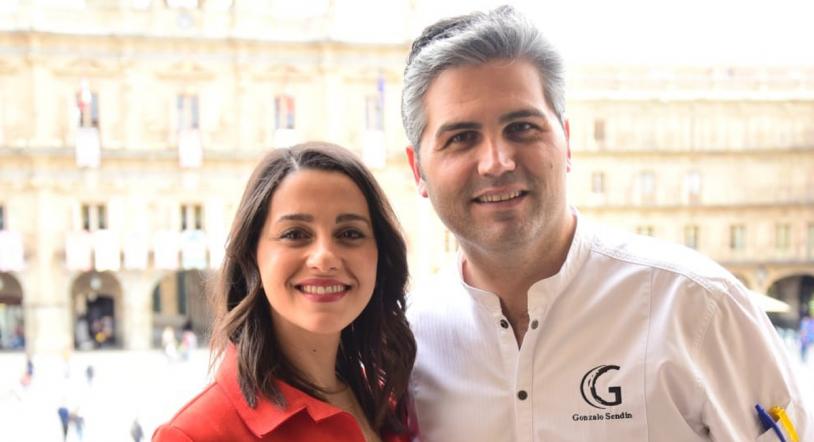 Inés Arrimada se va de cañas por Salamanca 