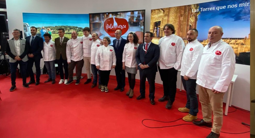 El alcalde presenta en Intur la apuesta de la ciudad por el turismo natural, familiar e internacional 
