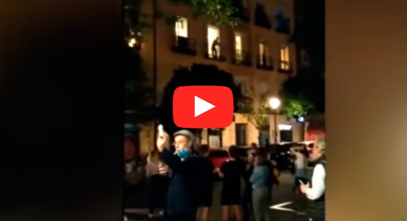 El vídeo de la vergüenza, indignación: Malasaña se salta el estado de alarma para celebrar las fiestas del 2 de mayo