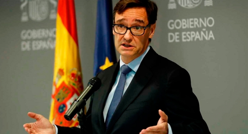 Sanidad anuncia el cierre del ocio nocturno y amplía la prohibición de fumar en la calle a toda España