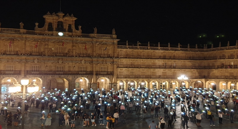 Hosteleros se han manifestado bajo el lema "Que la hostelería no se apague"