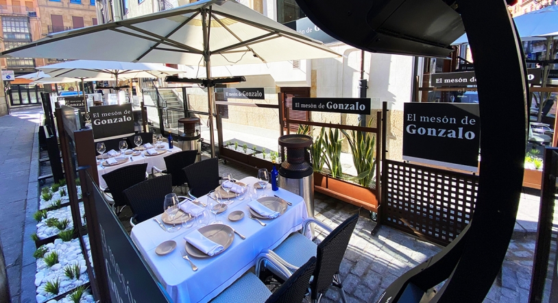 La terraza de invierno del Mesón de Gonzalo te espera