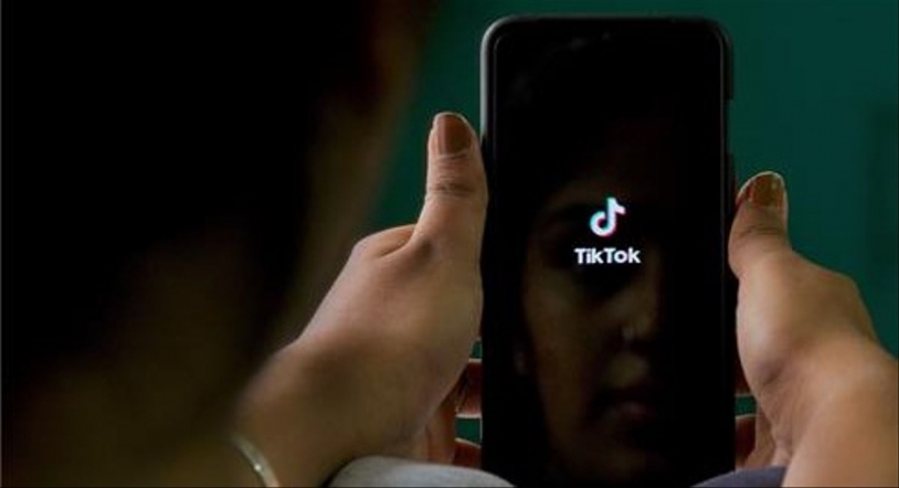 Desafío viral: Fallece asfixiada una niña de diez años en Italia por un reto de 'Tik Tok'