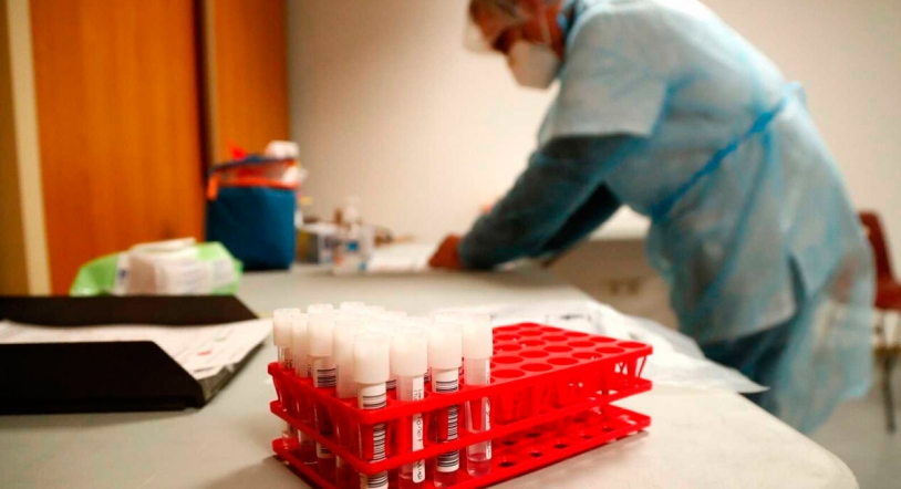 Test anales para detectar el coronavirus: ¿cómo son, cuál es su eficacia y cuándo son utilizados?