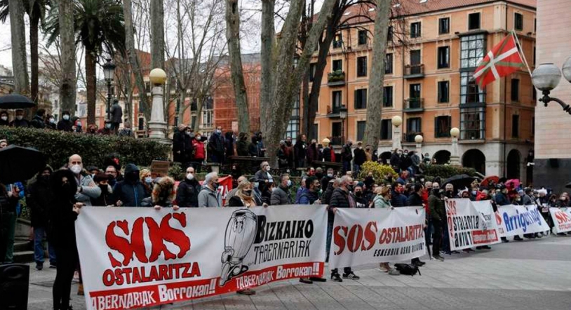 El Tribunal Superior vasco autoriza reabrir los bares y restaurantes en 'zona roja' cerrados por el coronavirus