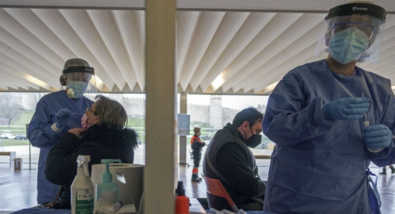 Moderna reduce los envíos a España y trastoca los planes de vacunación