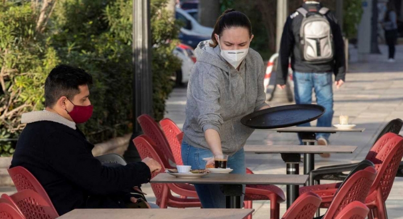 Bajan los contagios y la presión hospitalaria. Las comunidades alivian las restricciones 