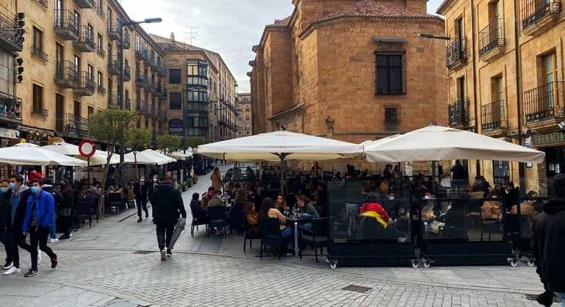 Aforos permitidos en interiores y terrazas a partir del lunes: te los contamos uno a uno