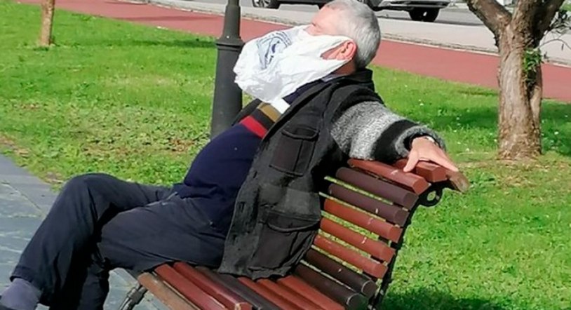 ¿FFP2? La 'mascarilla' casera de un señor que arrasa en las redes