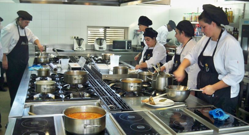 Nuevo Curso de Cocina de la Escuela de Hostelería de Santa Marta para trabajadores o desempleados