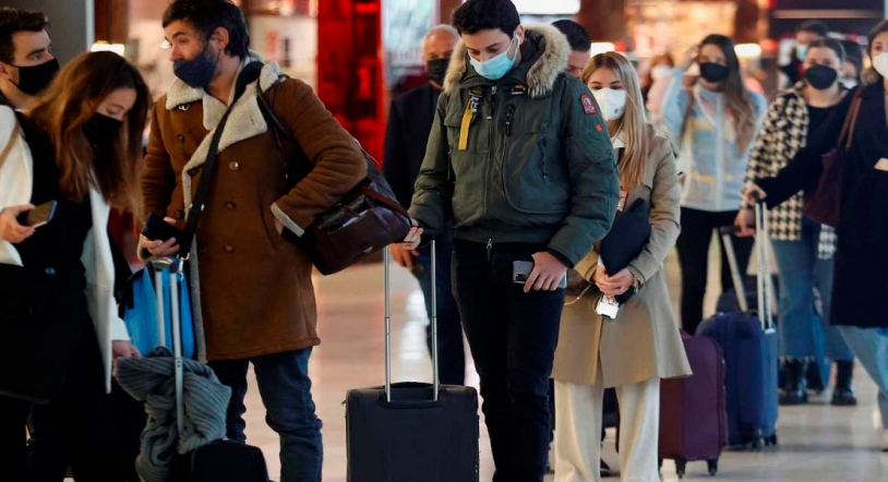 La polémica de las restricciones en Semana Santa: ¿Por qué no puedo viajar a otra comunidad pero sí al extranjero?