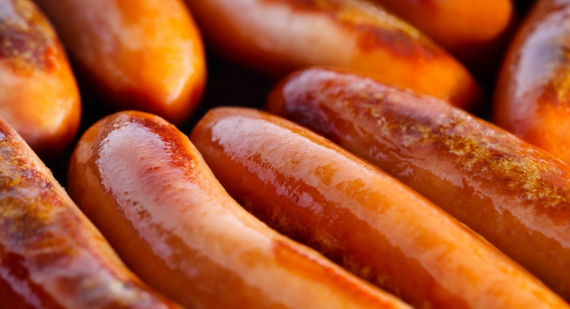 Condenan al empleado de un catering por robar 6 toneladas de chistorra, callos y oreja