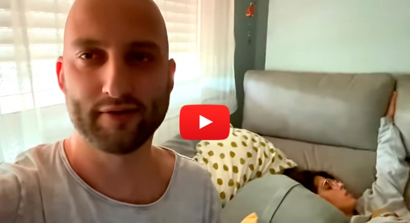 Gracioso experimento viral para despertar a tu novia