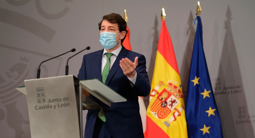 Mañueco pide a Pedro Sánchez que rectifique en su decisión de suprimir la mascarilla en exteriores