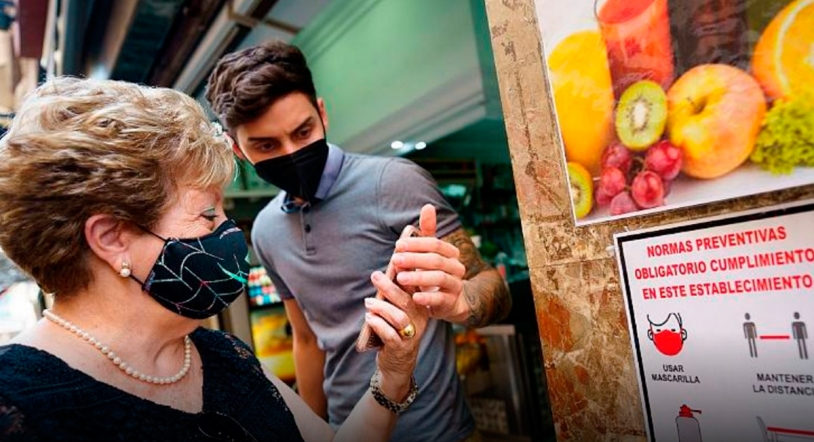 Sanidad descarta por ahora aplicar en todo el país el certificado COVID en bares y restaurantes