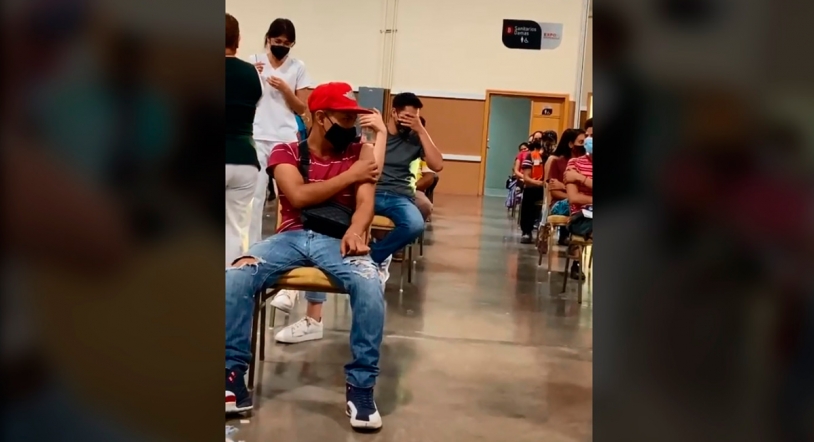 Viral | Esta fue la reacción de un joven justo antes de ser vacunado