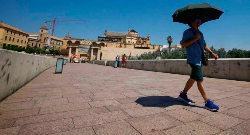 La primera ola de calor llega hoy con temperaturas que rozan los 44 grados en el sur