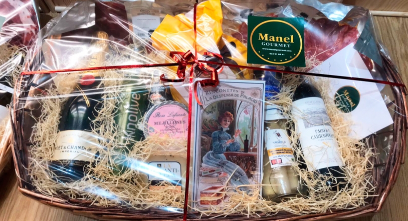 Amplia selección de cestas de regalo en Manel Gourmet