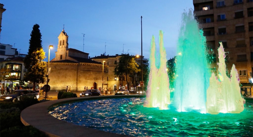 La fuente de la Puerta Zamora se teñirá mañana de azul y amarillo por el Día Nacional del Daño Cerebral Adquirido