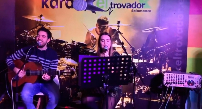 Karaoke El Trovador, música en directo todos los domingos