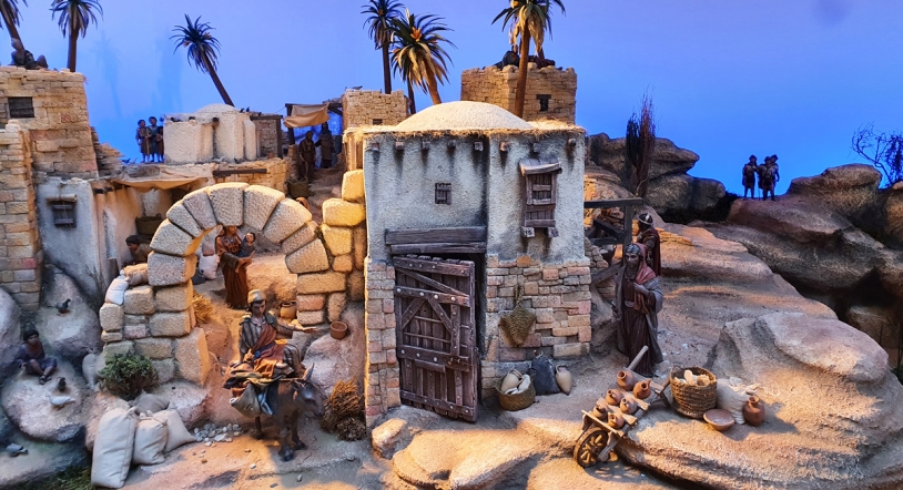 El Patio de La Salina ya luce su tradicional Belén Navideño