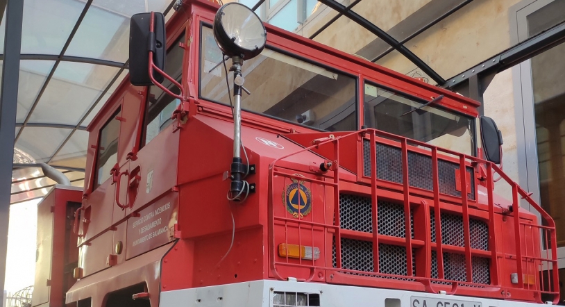 Un camión de bomberos Pegaso 3046/10, pieza del mes en el Museo de Automoción